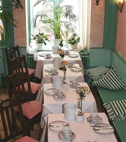 Am Viktualienmarkt מינכן