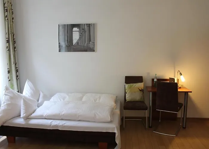 Am Viktualienmarkt 3* מינכן