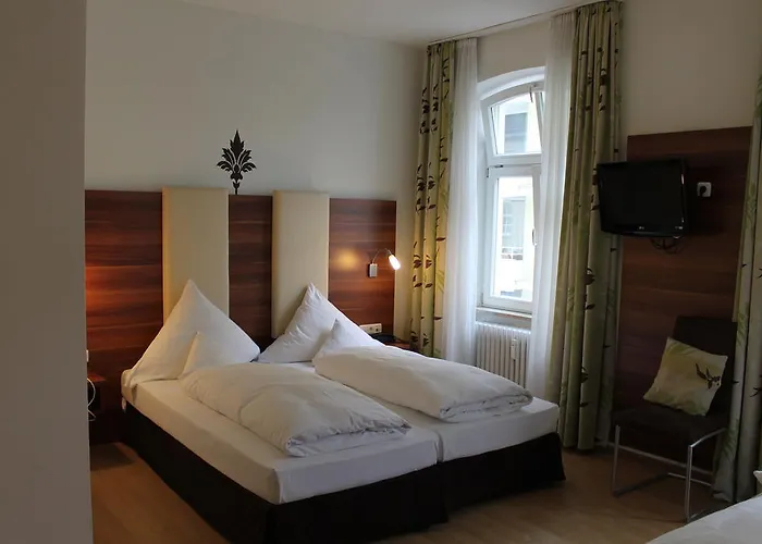 Am Viktualienmarkt מינכן