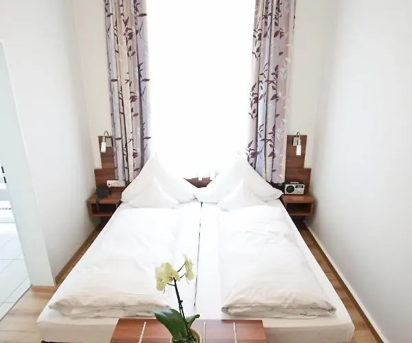 Am Viktualienmarkt 3* מינכן