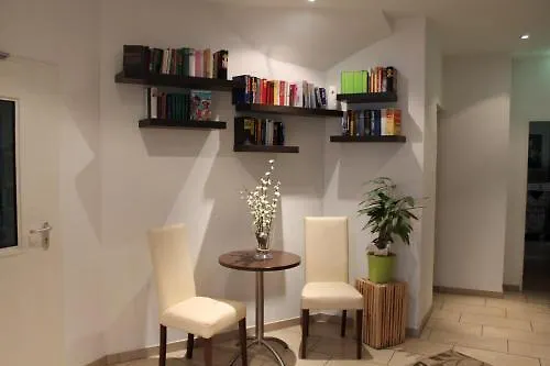 Am Viktualienmarkt מינכן